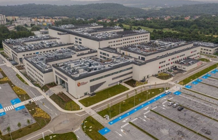 Zdjęcie budynku z drona