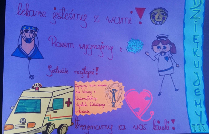 Rysunek dziecka - karetka