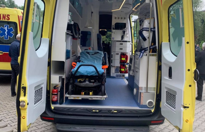 96737069_242559780510335_8206163458622750720_n