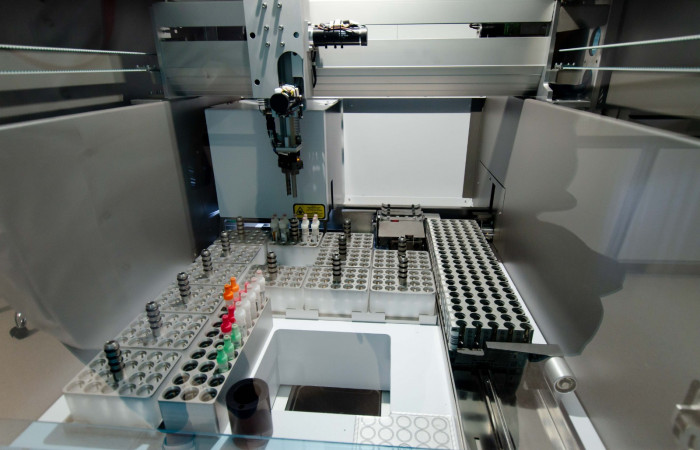 Sprzęt Zakładu Diagnostyki - zbliżenie na detale