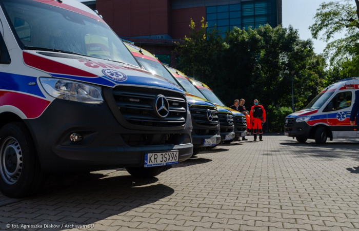 Zbliżenie na maski karetek