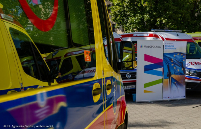 zbliżenie na karetki