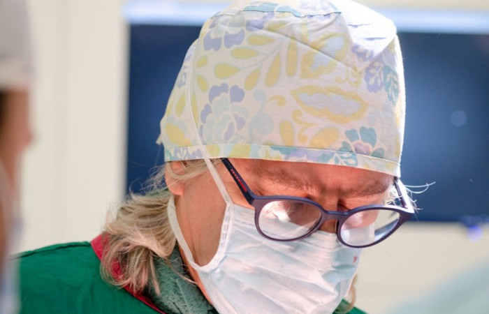 Operacja zbliżenie na prof. dr hab. med. FEBU Piotra Chłostę, Kierownika Oddziału Klinicznego Urologii i Urologii Onkologicznej