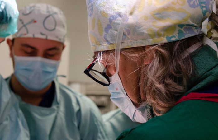 Operacja zbliżenie na prof. dr hab. med. FEBU Piotra Chłostę, Kierownika Oddziału Klinicznego Urologii i Urologii Onkologicznej