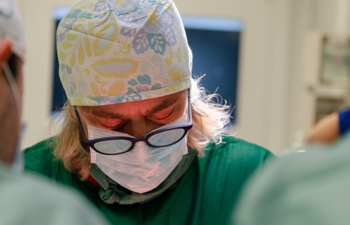 Operacja zbliżenie na prof. dr hab. med. FEBU Piotra Chłostę, Kierownika Oddziału Klinicznego Urologii i Urologii Onkologicznej