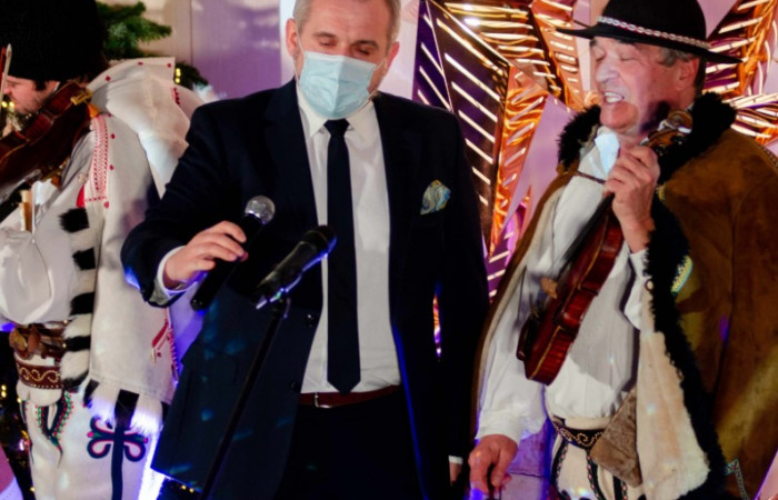 Jan Karpiel - Bułecka oraz Dyrektor szpitala na scenie