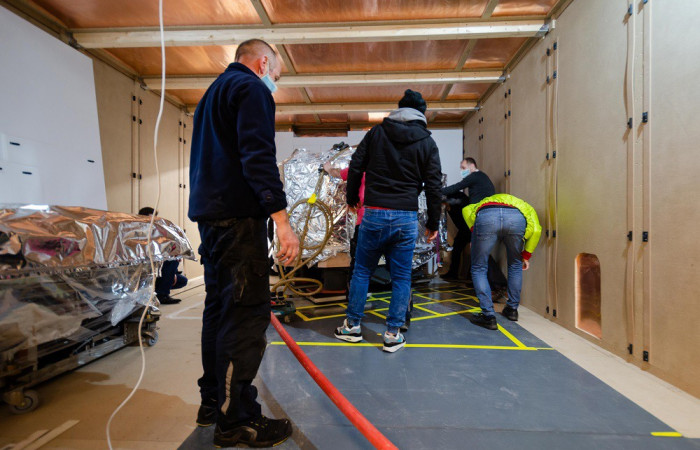 Transport wewnątrz szpitala 14,5 ton samego magnesu aparatu