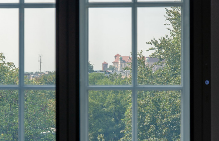 Widok na Wawel z sali operacyjnej 