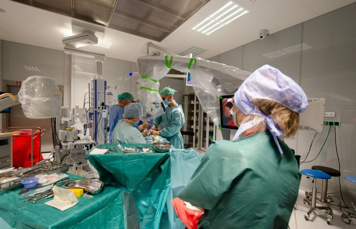 Operacja zbliżenie na pielęgniarki