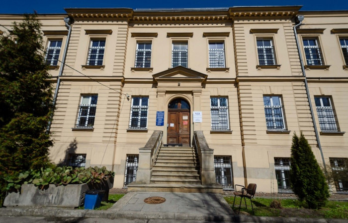 Zdjęcie budynku z zewnątrz