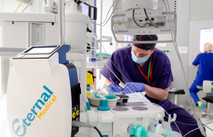 lekarze przy operacji