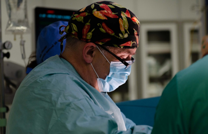 lekarze przy operacji