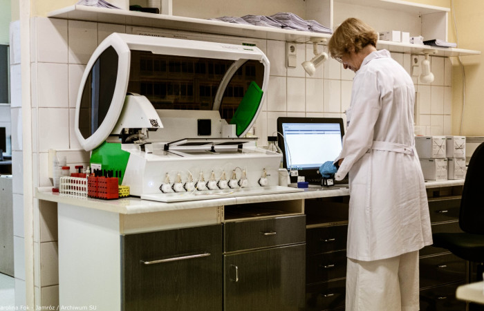 Wnętrze pracowni laboratoryjnej