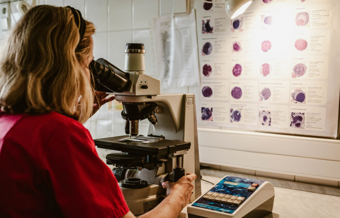 Wnętrze pracowni laboratoryjnej