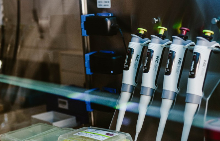 Wnętrze pracowni laboratoryjnej