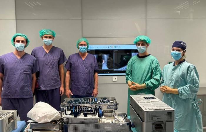 Zdjęcie z zabiegu artroplastyki - zespół operujący