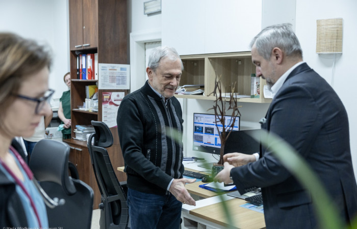 Uroczyste odprawy podczas pożegnania kierowników trzech oddziałów klinicznych