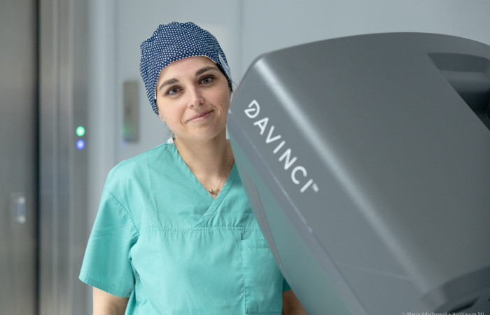 Lek. Joanna Spaczyńska podczas operacji robotycznej