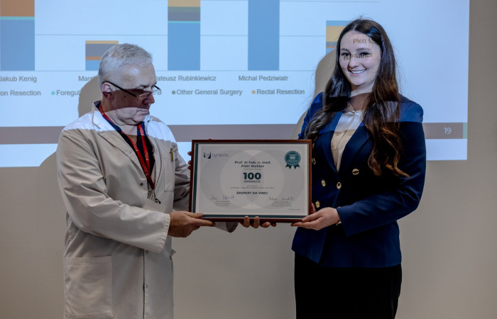 Obchody tysiecznej operacji systemem robotycznym daVinci