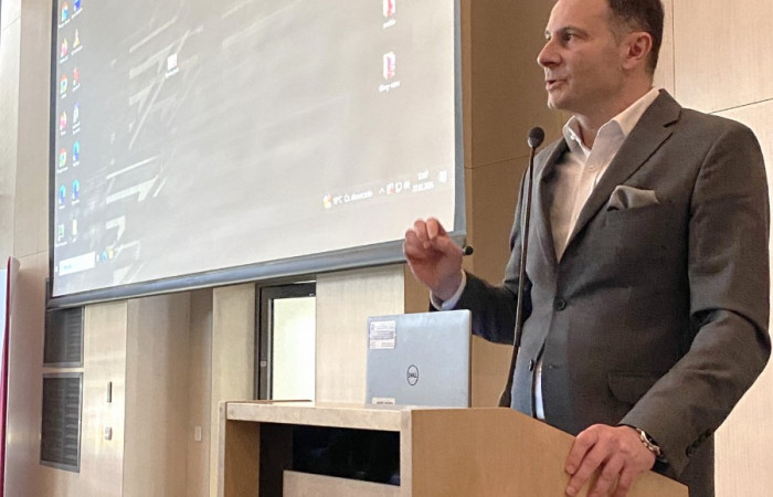 „Interdyscyplinarne spojrzenie na inhibitory kinaz janusowych”