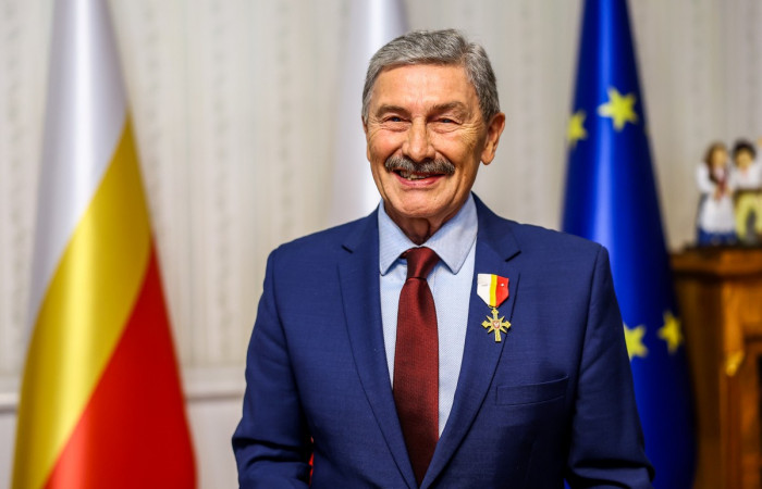 Prof. Piotr Maria Laidler odznaczony Złotym Krzyżem Małopolski