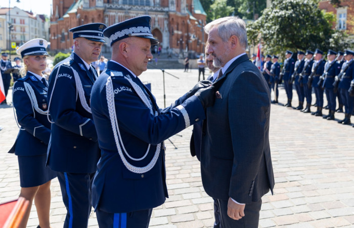 Dyrektor Szpitala Uniwersyteckiego w Krakowie odznaczony Brązowym Medalem „Za Zasługi dla Policji”